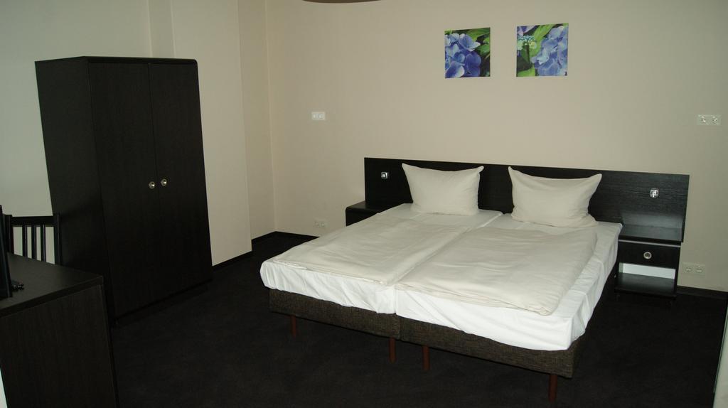 Hotel Pension Eberty - Berlin — Photos 3